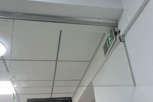 防火玻璃挡烟垂壁效果
